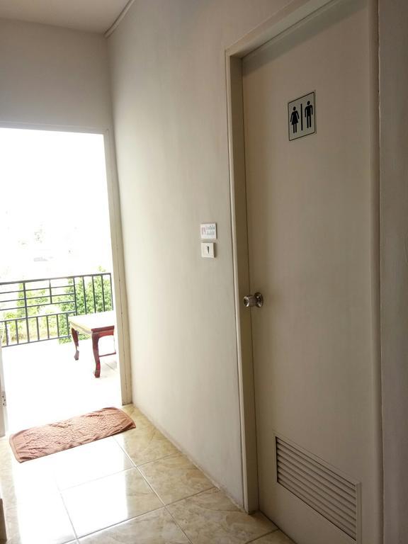 108Beds Hostel Si Racha Exterior photo
